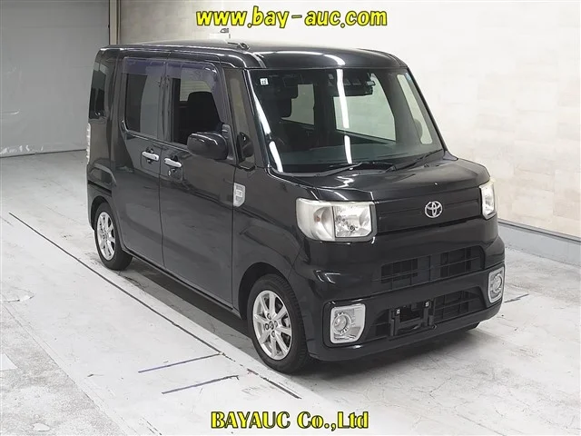 Toyota Pixis Mega LA700A 2019